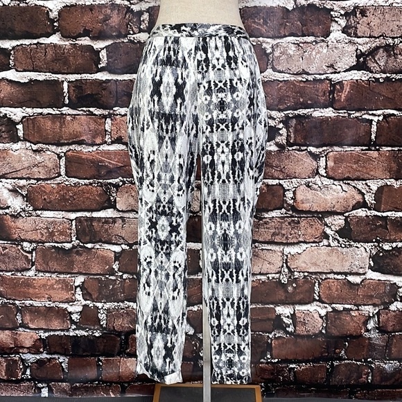 Paige Pants Silver Black Printed Silky Satin Pockets Size Small - Picture 5 of 14